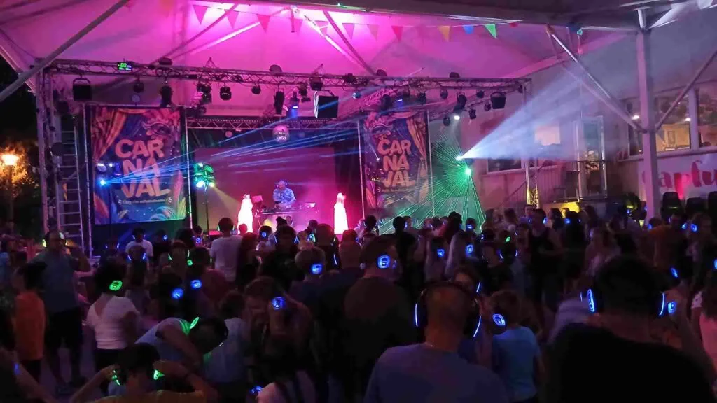 location casque silent party devis et paiement en ligne livraison dans toute la france casques silent disco émetteurs silent party